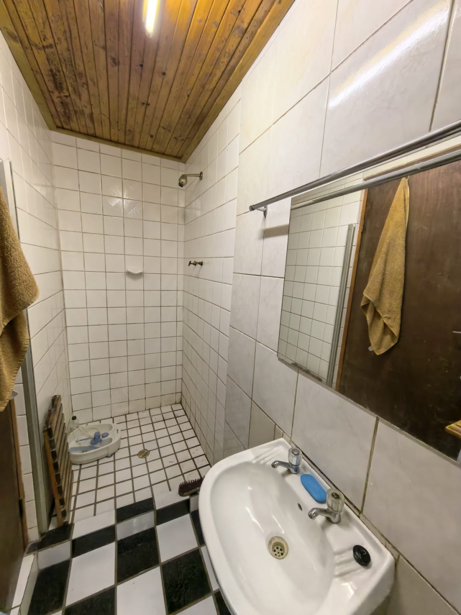 2 Bedroom Property for Sale in Lavender Hill Western Cape